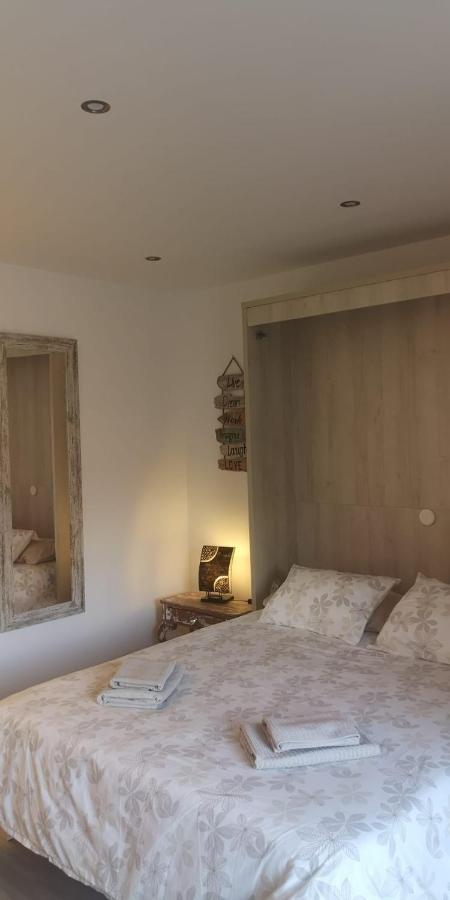 Aguila Costa Apartment เบนัลมาเดนา ภายนอก รูปภาพ